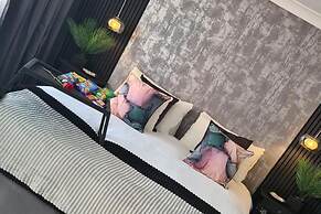 Exotic Jacuzzi Apartment With Balcony & Parking