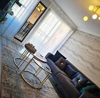 Exotic Jacuzzi Apartment With Balcony & Parking