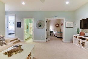 Shuttle to Beach: Ocean View Home w/ Patio