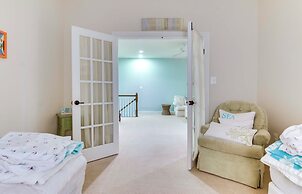 Shuttle to Beach: Ocean View Home w/ Patio