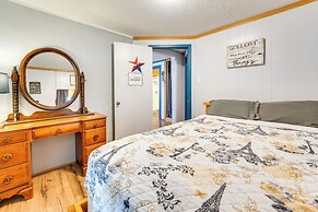 'cabana Luna' Cabin w/ Deck, Swing & Fire Pit!