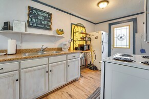 'cabana Luna' Cabin w/ Deck, Swing & Fire Pit!