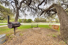 'cabana Luna' Cabin w/ Deck, Swing & Fire Pit!