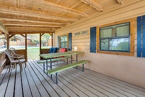 'cabana Luna' Cabin w/ Deck, Swing & Fire Pit!