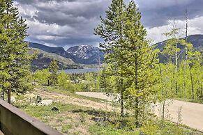 Grand Lake Condo w/ Mountain Views: Walk to Lake!