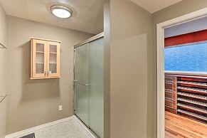 Cozy Washington Escape Near Hiking & Golfing!