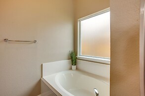 Pet-friendly Texas Retreat w/ Fenced-in Yard!
