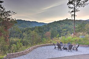 Mountain View, Fire Pit: Roomy Blue Ridge Home!