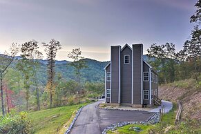 Mountain View, Fire Pit: Roomy Blue Ridge Home!
