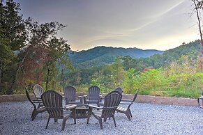 Mountain View, Fire Pit: Roomy Blue Ridge Home!