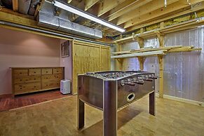 Spacious Gilford Retreat w/ Deck: 2 Mi to Skiing!