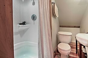 Spacious Gilford Retreat w/ Deck: 2 Mi to Skiing!