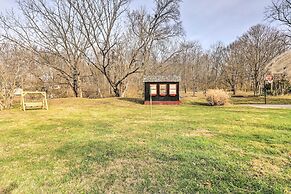 Peaceful Mt Sterling Cabin: Deck & Fire Pit!