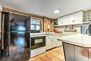 Peaceful Mt Sterling Cabin: Deck & Fire Pit!