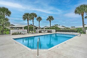 Sebring Condo With Pool Access ~ 1 Mile to Golf!