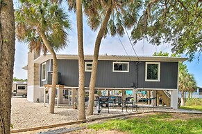 Newly Remodeled Gem on Homosassa River Canal!
