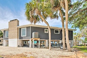 Newly Remodeled Gem on Homosassa River Canal!
