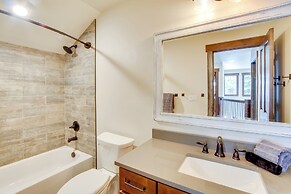 Suncadia Resort Townhome w/ Grill + Fireplace