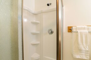 'the Eagles Nest at Alpine' Cabin w/ Fireplace!