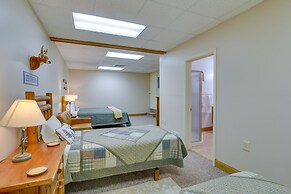 'the Eagles Nest at Alpine' Cabin w/ Fireplace!