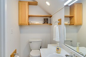 'the Eagles Nest at Alpine' Cabin w/ Fireplace!