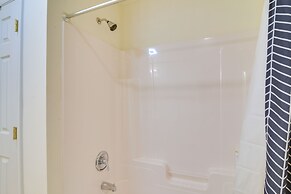 'the Eagles Nest at Alpine' Cabin w/ Fireplace!