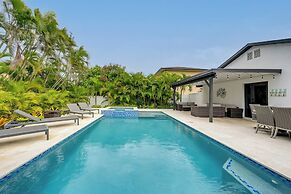 Naples Home w/ Patio < 1 Mi to Beaches!