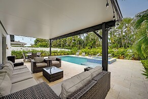 Naples Home w/ Patio < 1 Mi to Beaches!