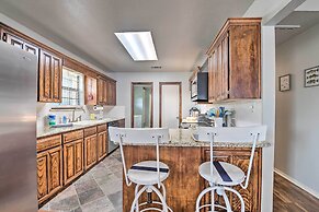 Lakefront Home < 3 Miles to Historic Granbury!