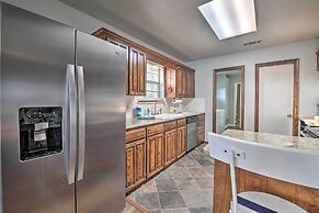 Lakefront Home < 3 Miles to Historic Granbury!