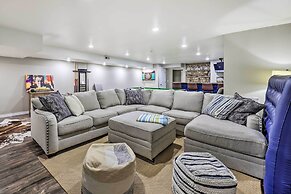 Lakefront Rogers Getaway w/ Hot Tub & Deck!