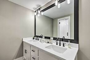 Lakefront Rogers Getaway w/ Hot Tub & Deck!