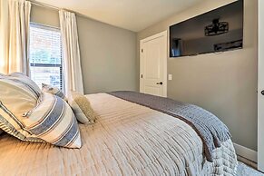 Lakefront Rogers Getaway w/ Hot Tub & Deck!