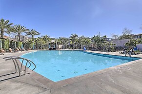 Modern Irvine Condo w/ Pool - 7 Mi to Beach!