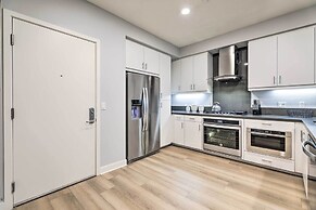 Modern Irvine Condo w/ Pool - 7 Mi to Beach!