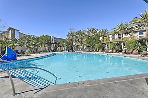Modern Irvine Condo w/ Pool - 7 Mi to Beach!