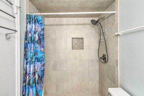 Gulf Shores Condo: Private Balcony & Beach Views!