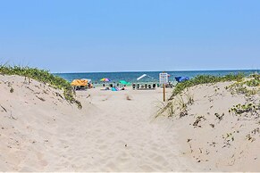 Gulf Shores Condo: Private Balcony & Beach Views!