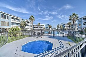 Gulf Shores Condo: Private Balcony & Beach Views!