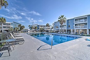 Gulf Shores Condo: Private Balcony & Beach Views!