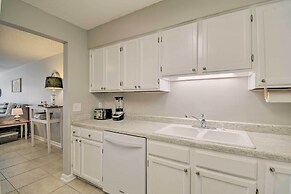 Gulf Shores Condo: Private Balcony & Beach Views!