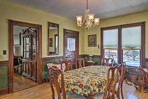 Historic Backus Home, Steps to Pine Mountain Lake!