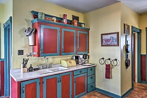 Historic Backus Home, Steps to Pine Mountain Lake!