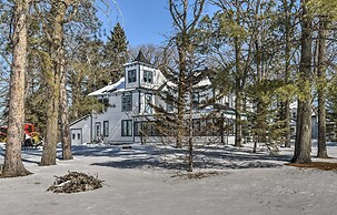 Historic Backus Home, Steps to Pine Mountain Lake!