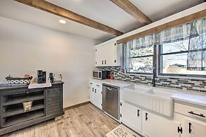 Marietta Home w/ Private Hot Tub, Pool Table!