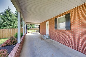 Marietta Home w/ Private Hot Tub, Pool Table!