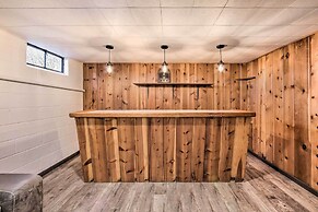 Marietta Home w/ Private Hot Tub, Pool Table!