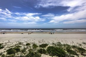 Waterfront Daytona Beach Shores Condo w/ Amenities