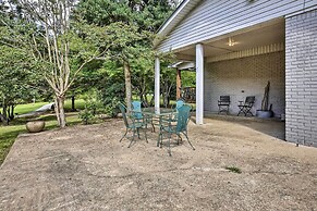 Hike On-site: Classic Cabin Nature Retreat