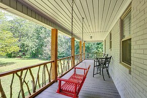 Hike On-site: Classic Cabin Nature Retreat